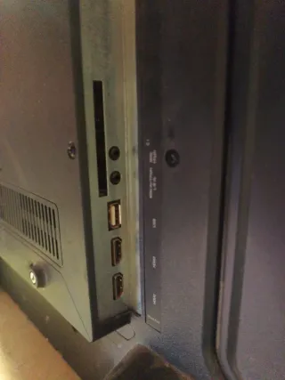 TV Icarus 32 averiada (repuestos)