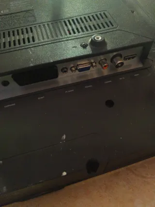 TV Icarus 32 averiada (repuestos)