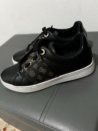 Scarpe Guess con lacci nere e marroni