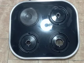 Cocina de gas 4 fuegos.