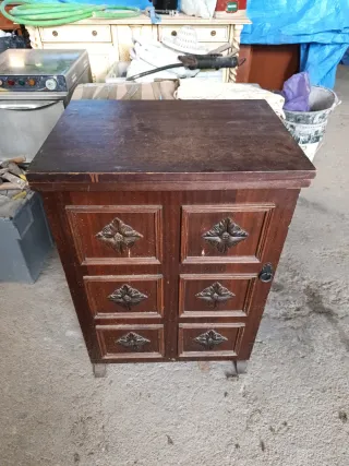 Máquina de coser Alfa antigua