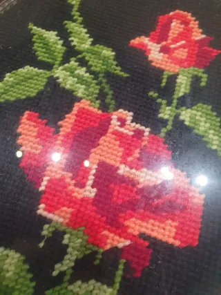 Quadro vintage ricamo rose cornice dorata