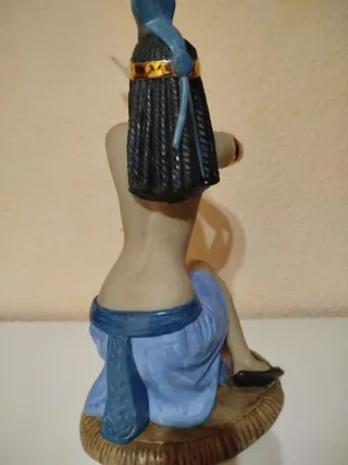 Figura Ceragan mujer con ave