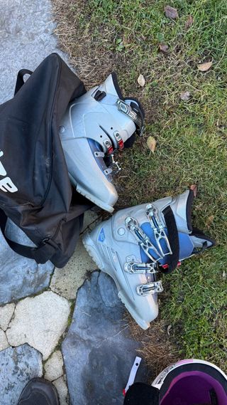 Sci, scarponi e caschi da sci