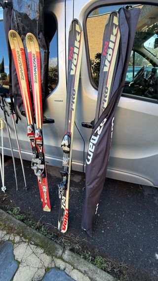 Sci, scarponi e caschi da sci