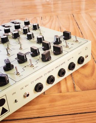 Sintetizador SOMA LYRA-8 Verde