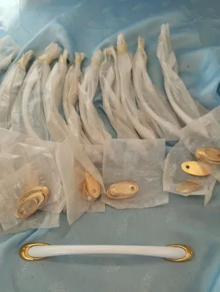 Tiradores de porcelana y metal