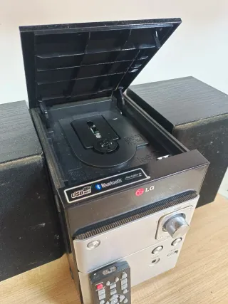 Minicadena LG color negro y plateado