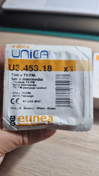 Toma TV/FM Eunea Serie Intermedia