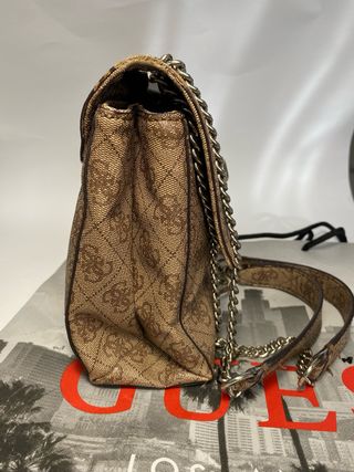 Bolso Guess Marrón y Dorado