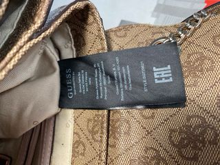 Bolso Guess Marrón y Dorado