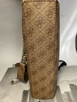 Bolso Guess Marrón y Dorado