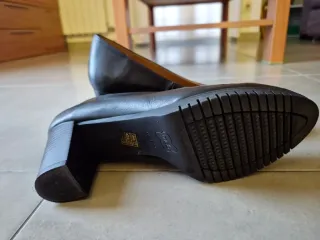 Zapatos de tacón de piel negros