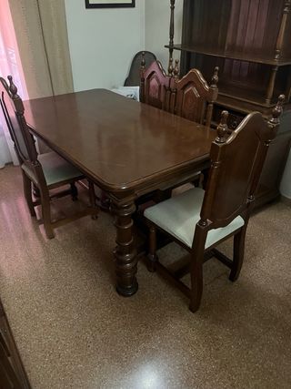 Conjunto de mesa, mueble y armario de vidrio