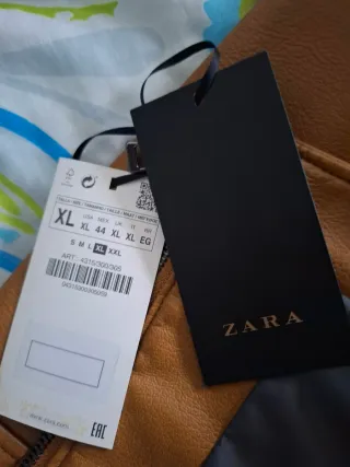 Chaqueta Zara polipiel marrón