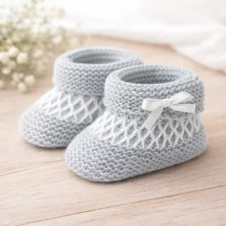 Patucos de bebé de punto grises