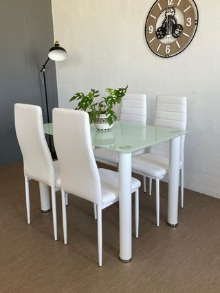 Mesa de cristal con 4 sillas blancas + Envio