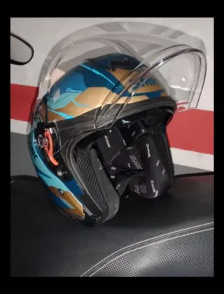 Casco SMK Azul y Dorado