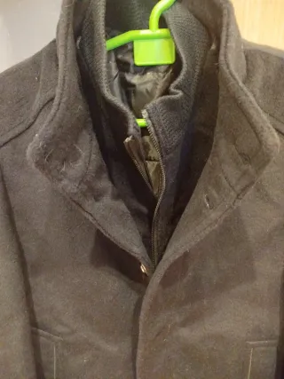 Abrigo entallado hombre chaleco negro