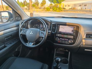 MITSUBISHI OUTLANDER 220 DID 150CV 4X4 7 PLAZAS