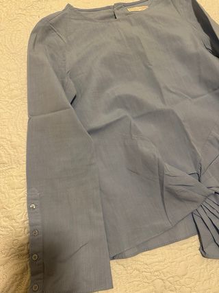 Camisa, blusa celeste,zara
