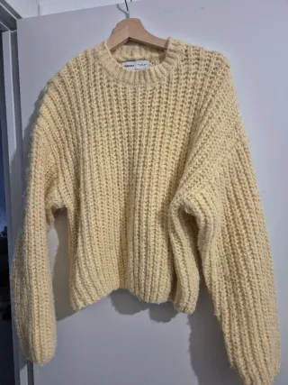 Jersey Bershka lana amarillo talla S