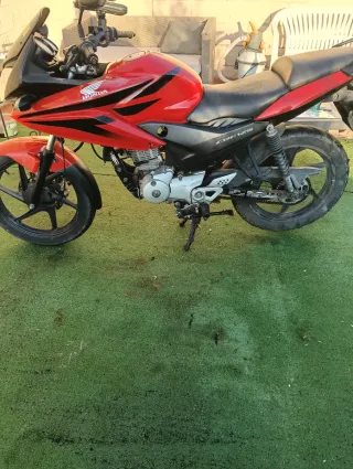 Honda CBF 125cc 2009 Roja