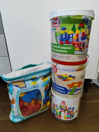 Juguetes construcción madera y plástico