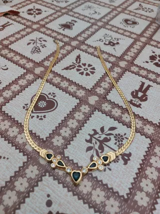 Collana bigiotteria oro e nero