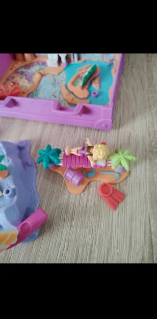 Polly Pocket Surf N' Swim Island. 1996. Bluebird