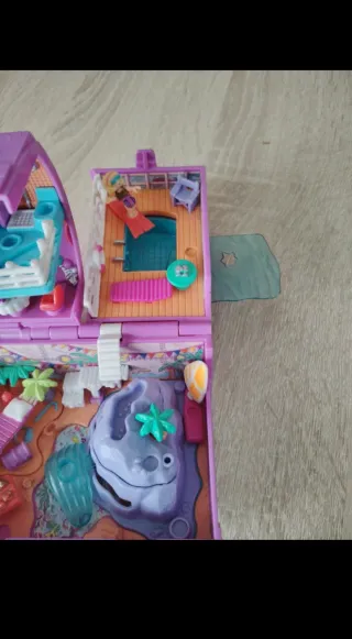 Polly Pocket Surf N' Swim Island. 1996. Bluebird