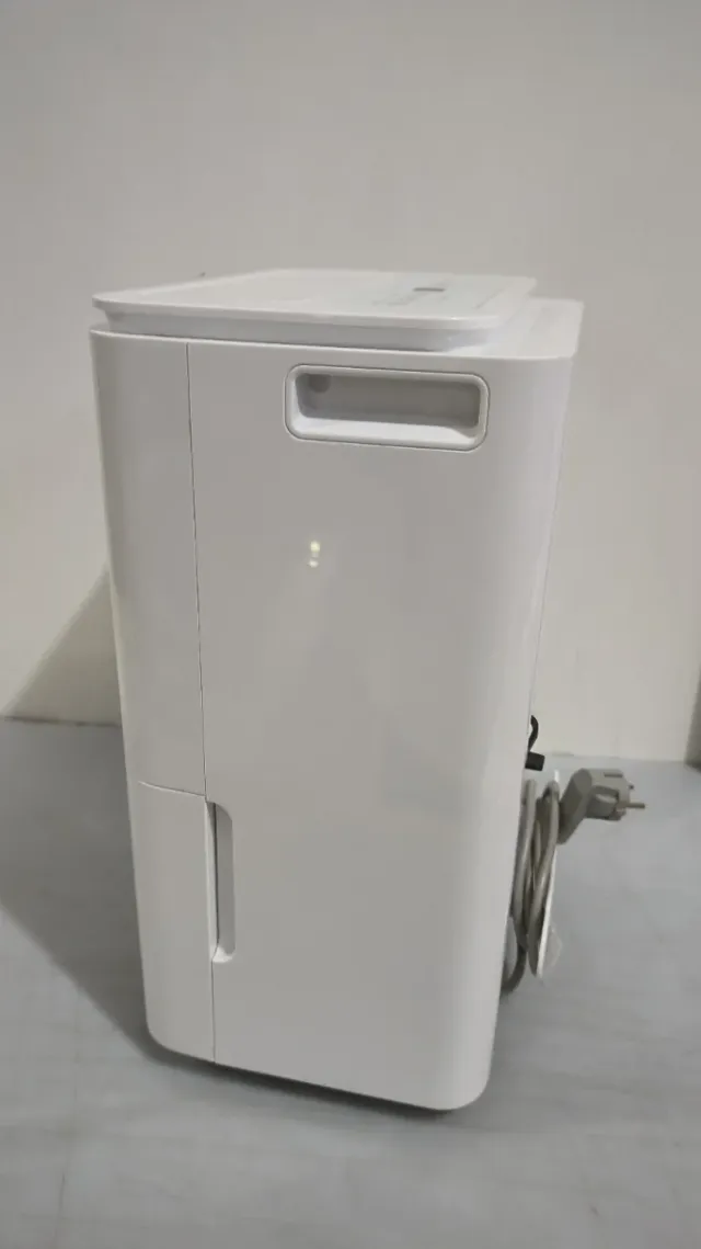 Deshumidificador Comfee 16L W25Y3655