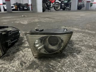 Antinieblas Lexus IS200