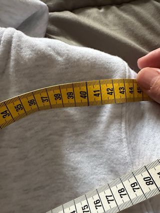 Sudadera gris con capucha talla L