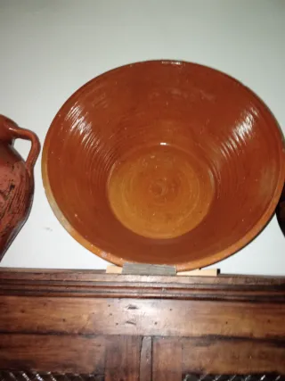 Juego de barro: Botijos y plato grande