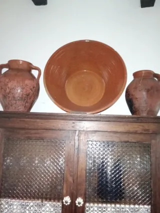 Juego de barro: Botijos y plato grande