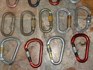 5Moschettoni Petzl professionali