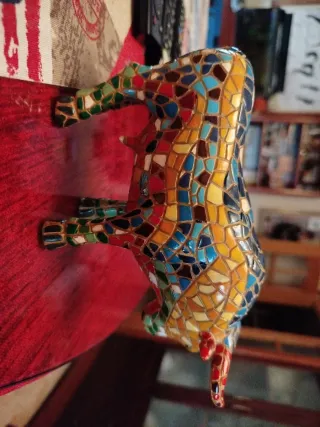 Toro de Gaudí Mosaico