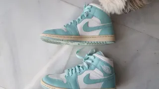 Nike Jordan 1 Mid Verde y Blanco Talla 38