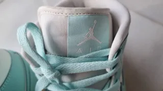 Nike Jordan 1 Mid Verde y Blanco Talla 38