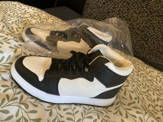 Zapatillas deportivas blancas y negras talla 41