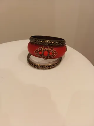 Pulseras roja y bronce estilo étnico