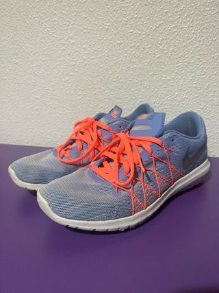 Zapatillas Nike Mujer Azul (lila)  y coral