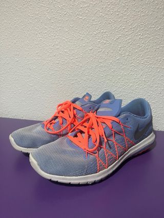 Zapatillas Nike Mujer Azul (lila)  y coral