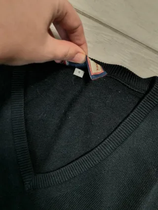 Jersey Emidio Tucci Negro Cuello Pico