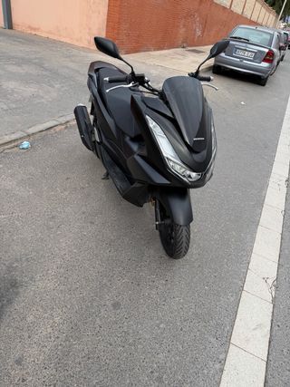 Honda PCX 125 Scooter Automática