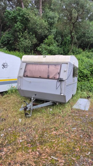 Caravana 750kg con documentación y avance