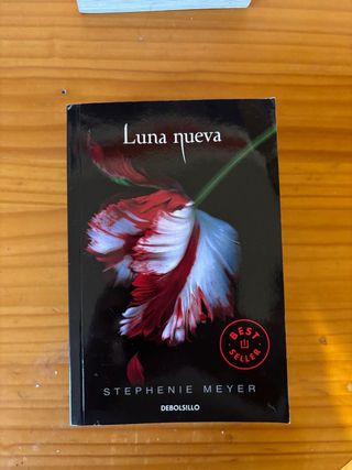 Luna nueva (Saga Crepúsculo 2)