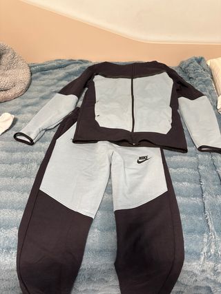 Conjunto Sudadera y Pantalón Nike Tech Fleece