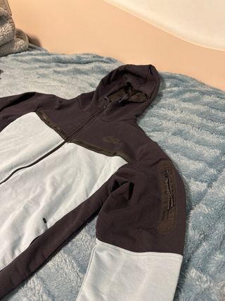 Conjunto Sudadera y Pantalón Nike Tech Fleece